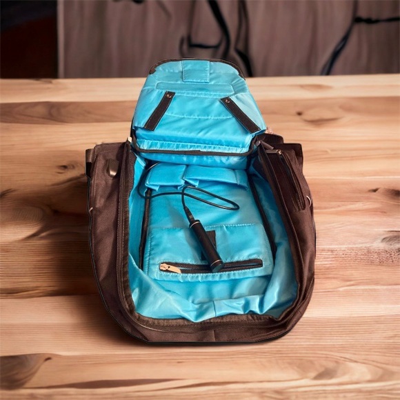 NEW Back Pack/Phone Charger - Picture 2 of 5